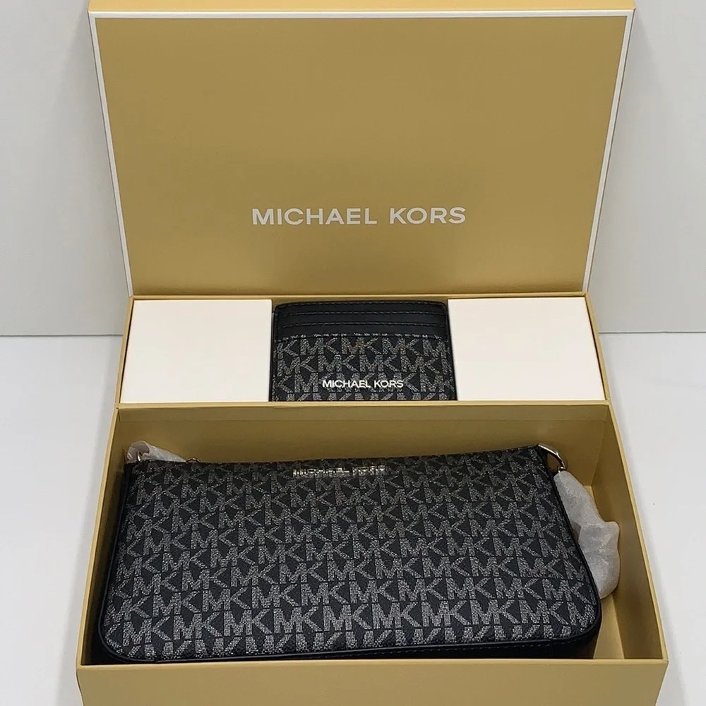 Michael Kors please look